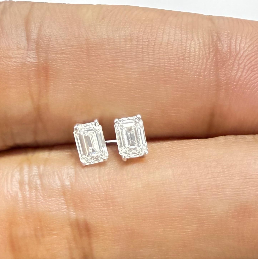 GIA CERTIFIED Natural Diamond Stud - EMERALD CUT